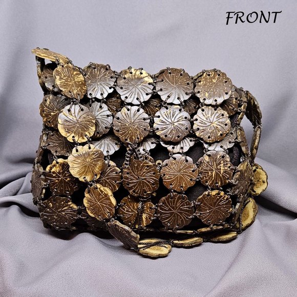 Small Coconut Shell Handbag Vintage (90s) - purchased in Hawaii - 8"Lx4"W - Picture 2 of 11